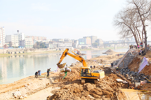 崇陽陸水河綜合治理工程現(xiàn)場。.JPG